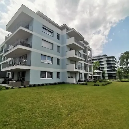 Vízpart Honvéd *