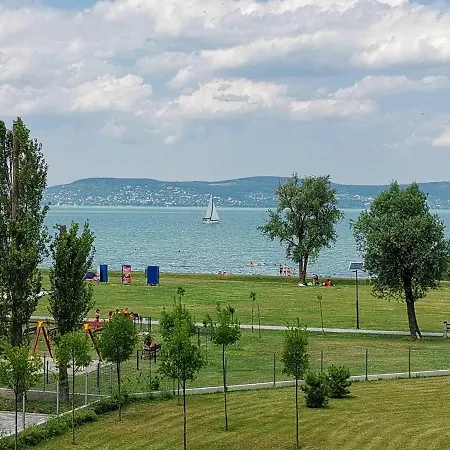 Vizpart Honved Apartament *